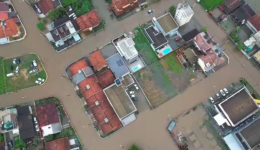 Chuva esperada para 20 dias é registrada em poucas horas em cidades de SC
