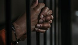 Homem com mandado por furto é preso pela Polícia Militar na BR-163