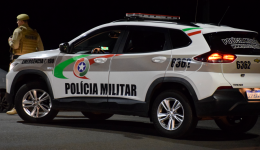 Adolescente é flagrado pilotando moto irregularmente no centro