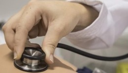 MEC suspende a criação de cursos de Medicina