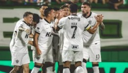 Atlético-MG goleia Chapecoense e mantém evolução com Domínguez