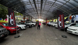 Maior edição do Feirão de Veículos reúne expositores e público na Praça Walnir Bottaro Daniel