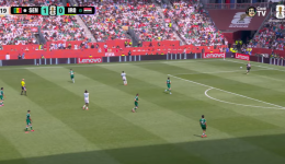 Senegal goleia Iraque com show do banco e segue vivo por vaga no mata-mata