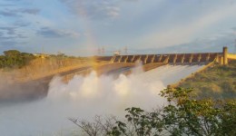Itaipu abre vertedouro pela 3ª vez no ano após chuvas intensas