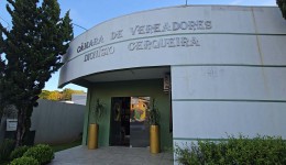 Câmara de Vereadores apresenta projetos sobre orçamento e circulação de veículos elétricos