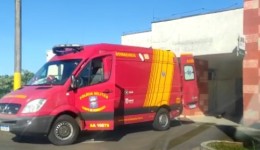 Homem fica ferido em colisão entre carro e motocicleta