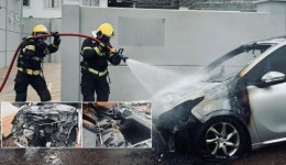 Carro é destruído por incêndio após pegar fogo na parte frontal