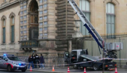 Tudo o que se sabe sobre assalto cinematográfico no Museu do Louvre