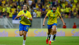 Brasil abre 2 a 0, mas cede empate à Argentina diante de mais de 29 mil torcedores