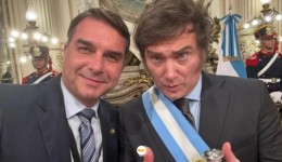 Milei declara apoio à família Bolsonaro nas eleições de 2026: “Amigos”