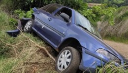 Colisão entre dois veículos é registrada na BR-280