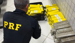 PRF apreende 100 kg de maconha após acompanhar veículo por 200 km em Santa Catarina