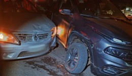 Jovem fica ferida após colisão entre carro e camionete na PRC-158