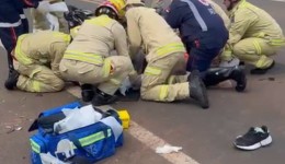 Motociclista fica ferido após colisão com caminhão no Contorno Norte