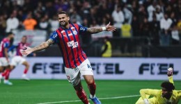 Em jogo movimentado e com muitas ações do VAR, Bahia vence Corinthians na Neo Química Arena