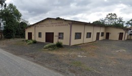 Ladrões fogem após furtarem cálices, cruz, microfones e outros itens de igreja em SC