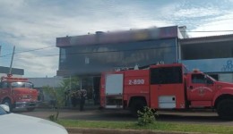 Incêndio em restaurante é controlado rapidamente e ninguém fica ferido