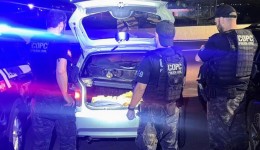 Dupla é presa no Oeste com cerca de 50 kg de maconha