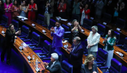 Senado aprova projeto contra adultização de crianças na internet