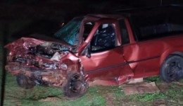 Três pessoas morrem em colisão entre dois veículos na PR-471