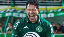 Giovanni Augusto renova com a Chapecoense até 2027 e celebra evolução no clube