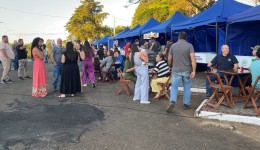 Feirinha de quarta reúne grande público na Praça Professor Dalilo Quintino Pereira