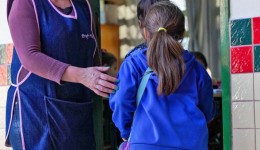 SC anuncia investimento de R$ 330 milhões para valorização dos professores