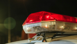 Mulher é presa por suspeita de violar túmulo de cemitério e carregar cadáver pelas ruas
