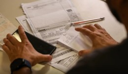 Salário mínimo de R$ 1.621 começa a ser pago nesta segunda