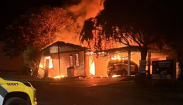 Incêndio criminoso destrói residência na noite desta segunda-feira (10)