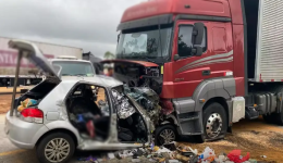 Seis pessoas da mesma família morrem em grave acidente na BR-251