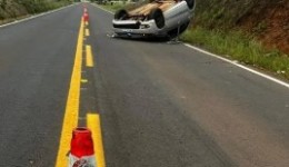 Saída de pista e capotamento deixam dois feridos graves na SC-161