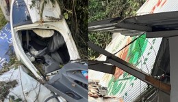 Caminhão e carro caem em ribanceira e atingem residência em Seara; vítima fica presa às ferragens