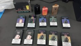 Comerciante é presa por vender cigarros eletrônicos para menores