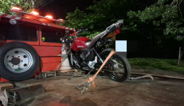 Motocicleta com mais de R$ 24 mil em notificações de trânsito é apreendida