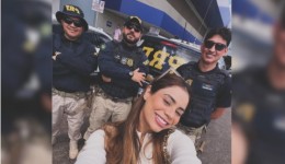 Lexa passa por perrengue em rodovia, pede carona à PRF e consegue chegar a tempo para voo