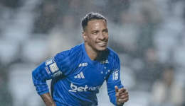Cruzeiro vence o Coritiba fora de casa e entra no Top 10 do Brasileirão