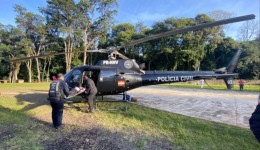 Criança de 7 anos é socorrida de helicóptero após ser atingida por poste em escola