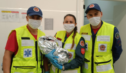 Bombeiros auxiliam em parto de bebê em Pinhalzinho