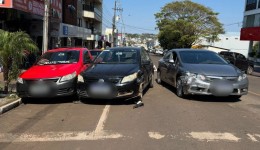 Acidente envolvendo três veículos é registrado no Centro
