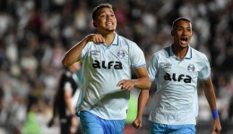 Grêmio segura pressão do Vasco, busca empate e fica no meio da tabela do Brasileirão