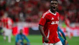 Inter oficializa compra de atacante Carbonero