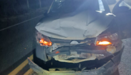 Colisão traseira entre dois carros deixa duas pessoas feridas na BR-280