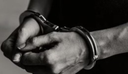 Polícia Militar cumpre mandado judicial e prende mulher