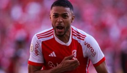 Internacional sofre transfer ban da FIFA por dívida envolvendo atacante Wanderson