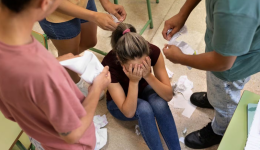 Projeto que cria canal de denúncias contra bullying nas escolas é aprovado em SC