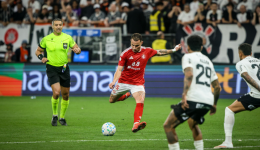 Inter perde para o Corinthians, mas garante vaga nas quartas da Copa do Brasil