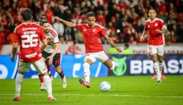 Flamengo empata com o Internacional no Beira-Rio e vê Palmeiras abrir vantagem na liderança