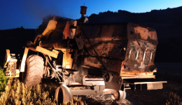 Incêndio causa danos de grande monta em colheitadeira na Linha Vista Alegre