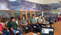 Reunião reúne apicultores e debate fortalecimento da atividade